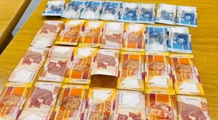 OR Tambo police reject bribe, arrest armed suspect